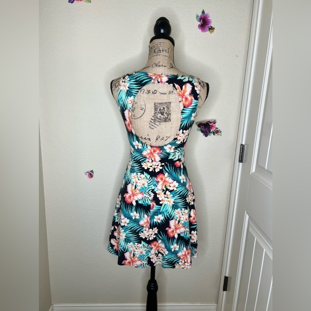 PINK Victorias Secret Tropical Print Cut Out Back Dress Size Small - Picture 8 of 14